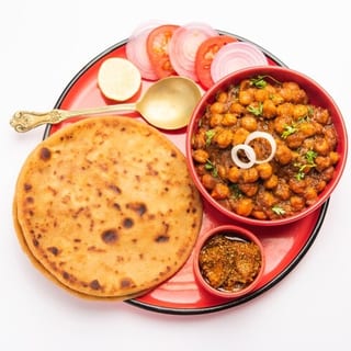 ALOO PARATHA WITH CHOLE