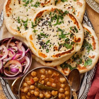 Onion Kulcha with Chole